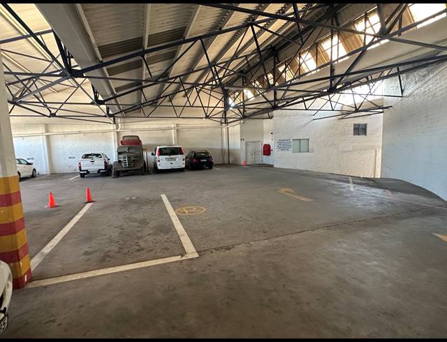 640M² WAREHOUSE TO LET IN PAARDEN EILAND
